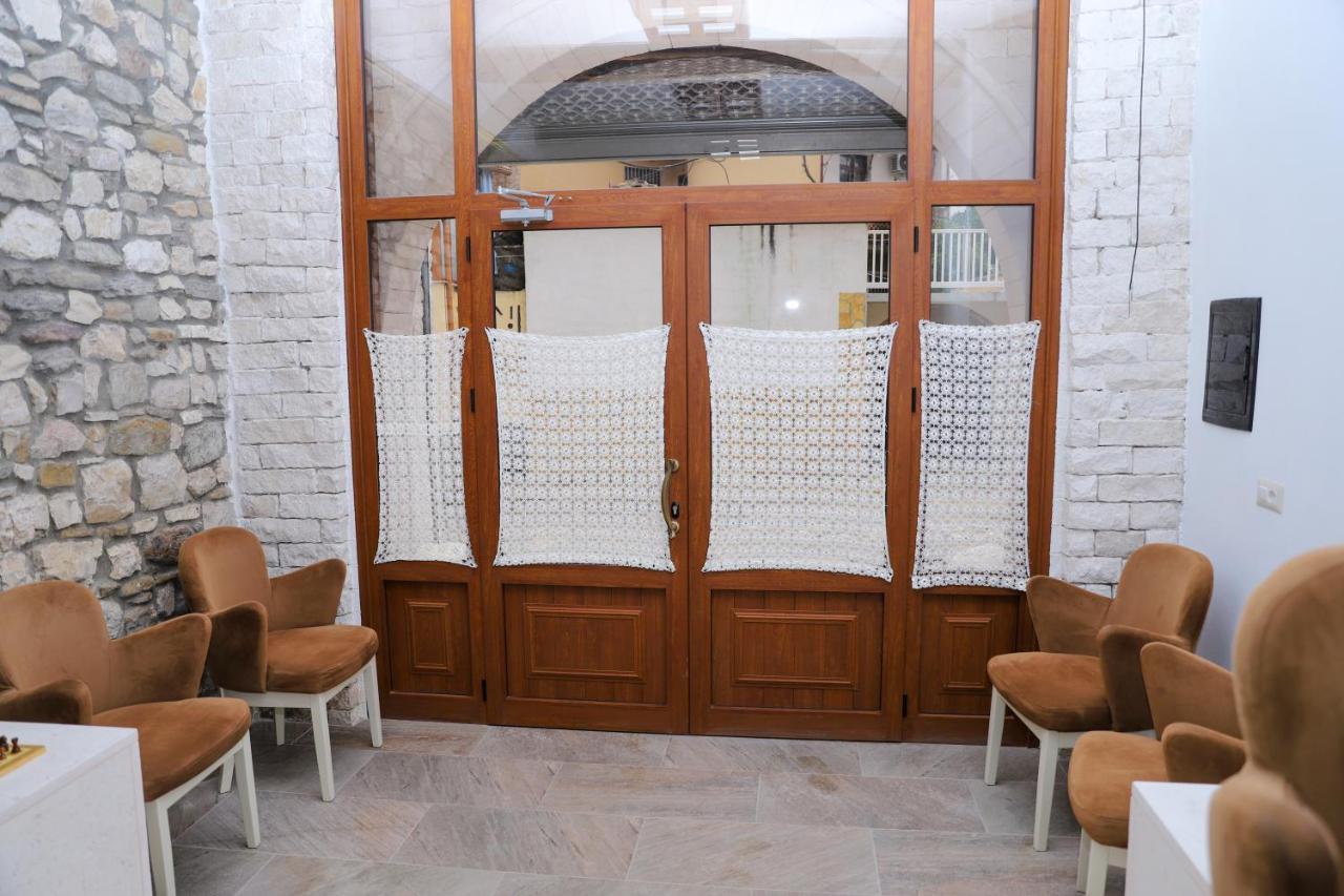 Hanna'S Hostel Berat Exterior photo