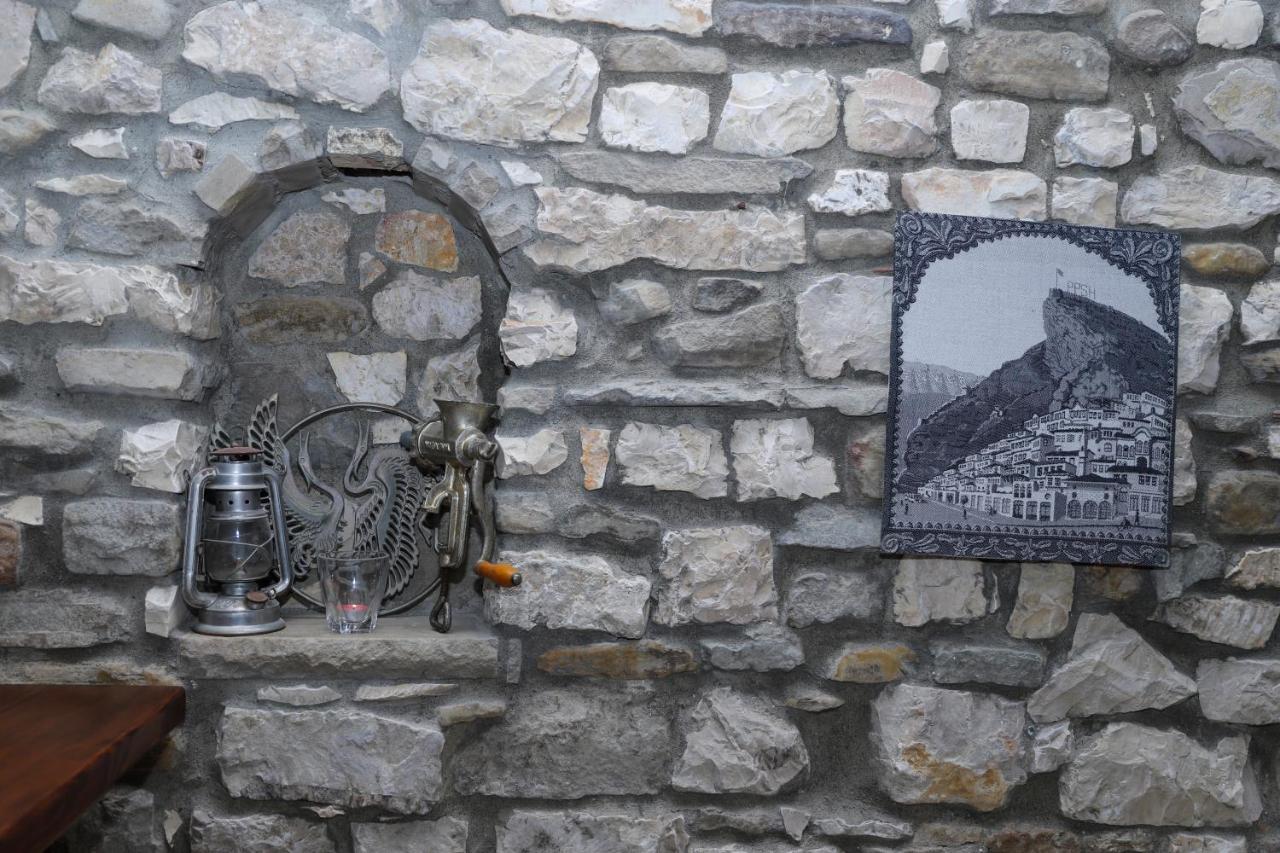 Hanna'S Hostel Berat Exterior photo