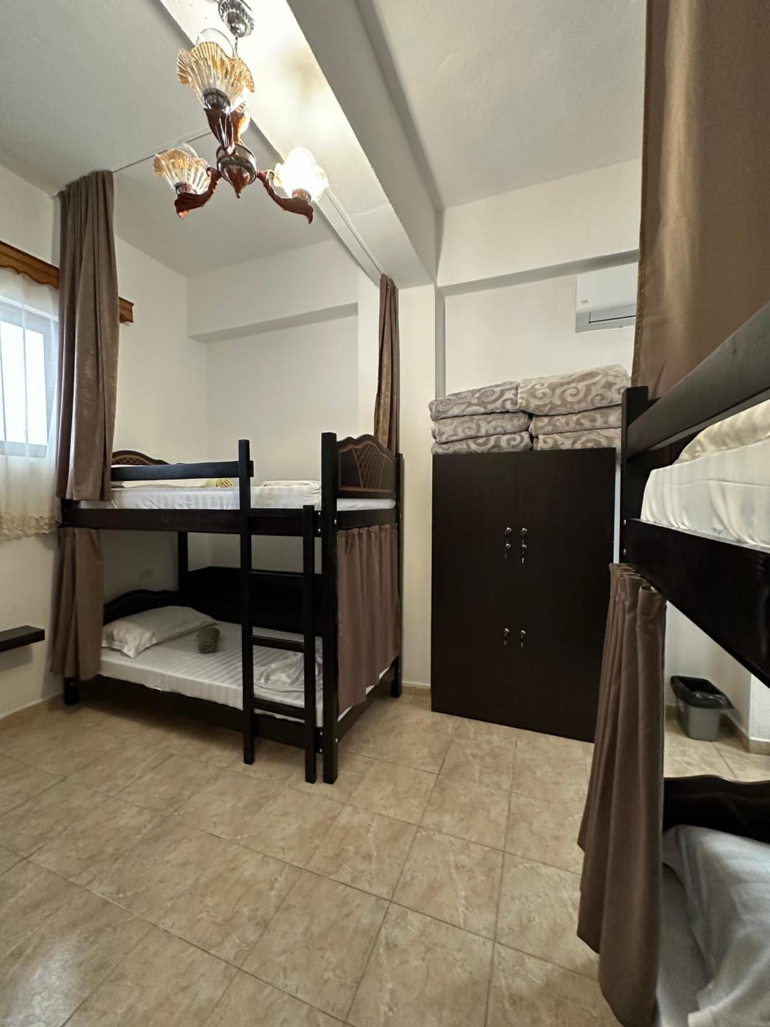 Hanna'S Hostel Berat Exterior photo