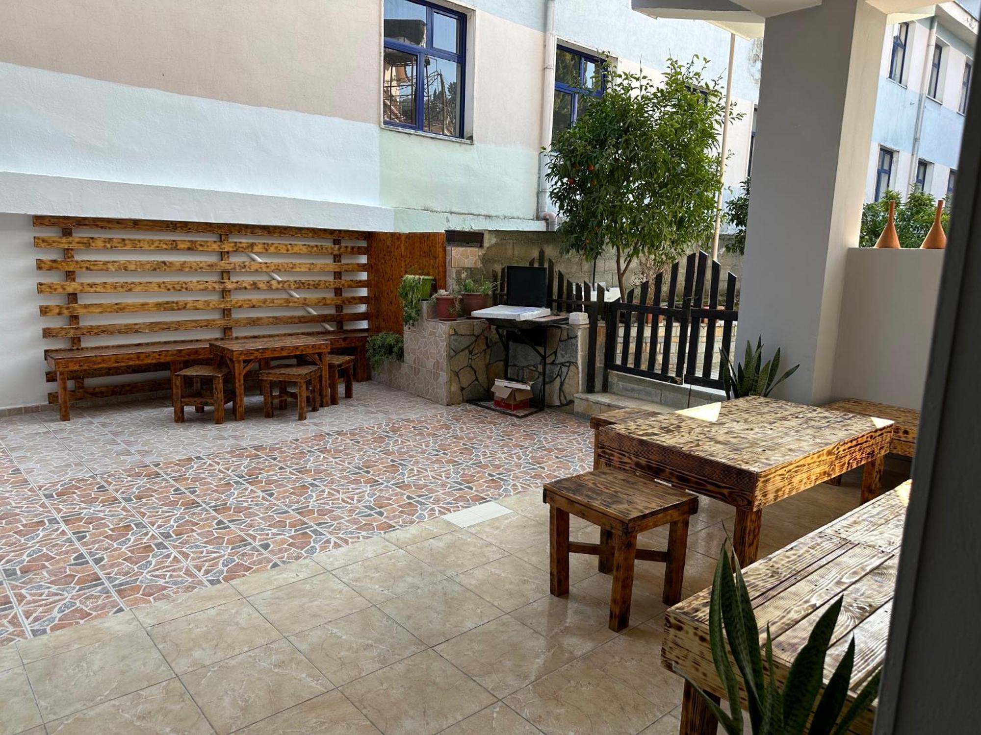 Hanna'S Hostel Berat Exterior photo